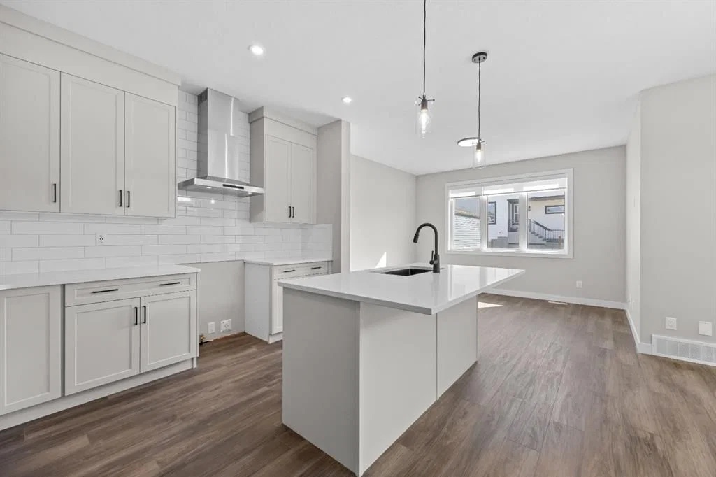 581 Hotchkiss Drive SE, Calgary — photo 4 of 39