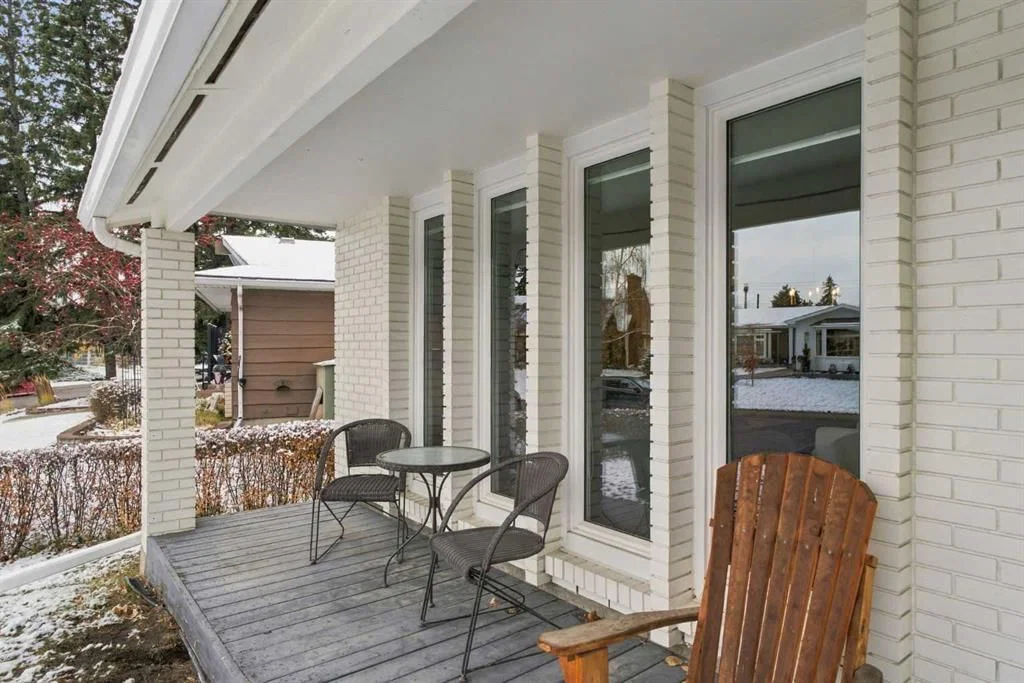 31 Lake Linnet Close SE, Calgary — photo 3 of 50