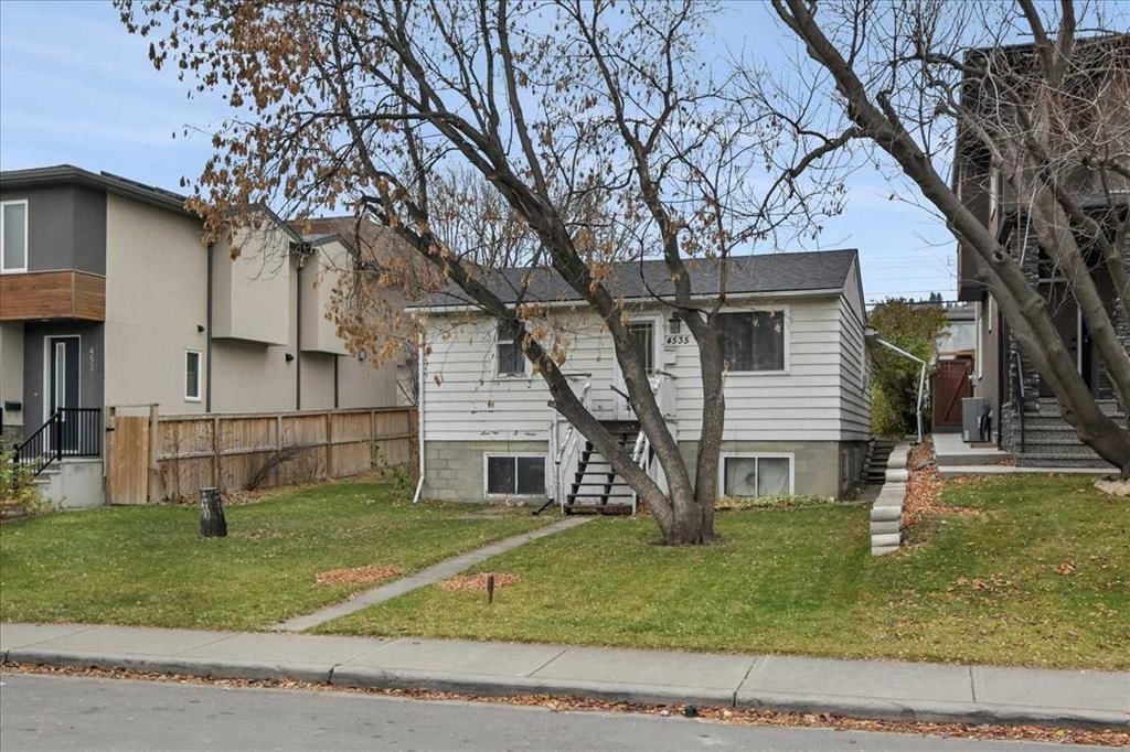4535 17 Avenue NW, Calgary — photo 3 of 38