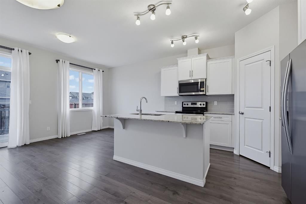 112 Legacy Glen Street SE, Calgary — photo 3 of 42