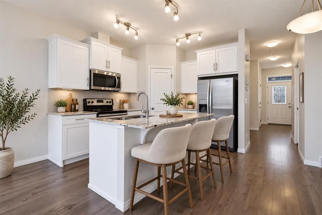 112 Legacy Glen Street SE, Calgary — photo 4 of 42