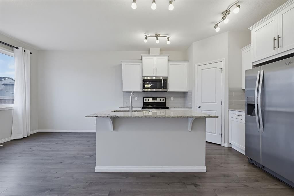 112 Legacy Glen Street SE, Calgary — photo 5 of 42