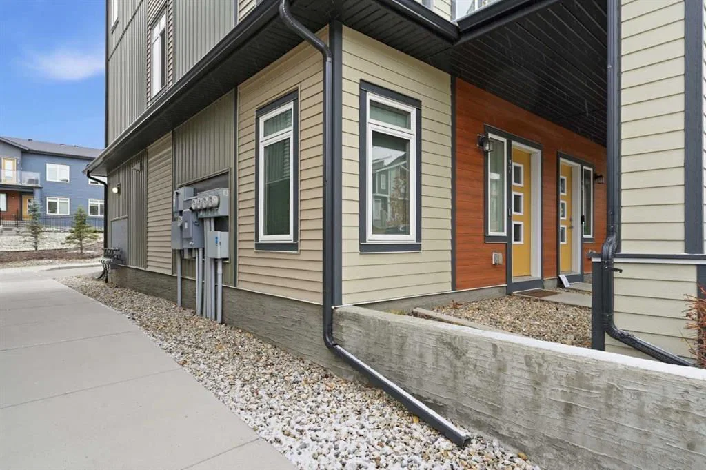 47 Sage Bluff Gate NW, Calgary — photo 3 of 32