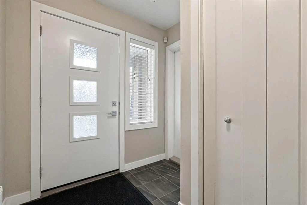 47 Sage Bluff Gate NW, Calgary — photo 4 of 32