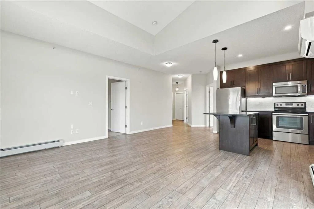 420, 402 Marquis Lane SE, Calgary — photo 4 of 27