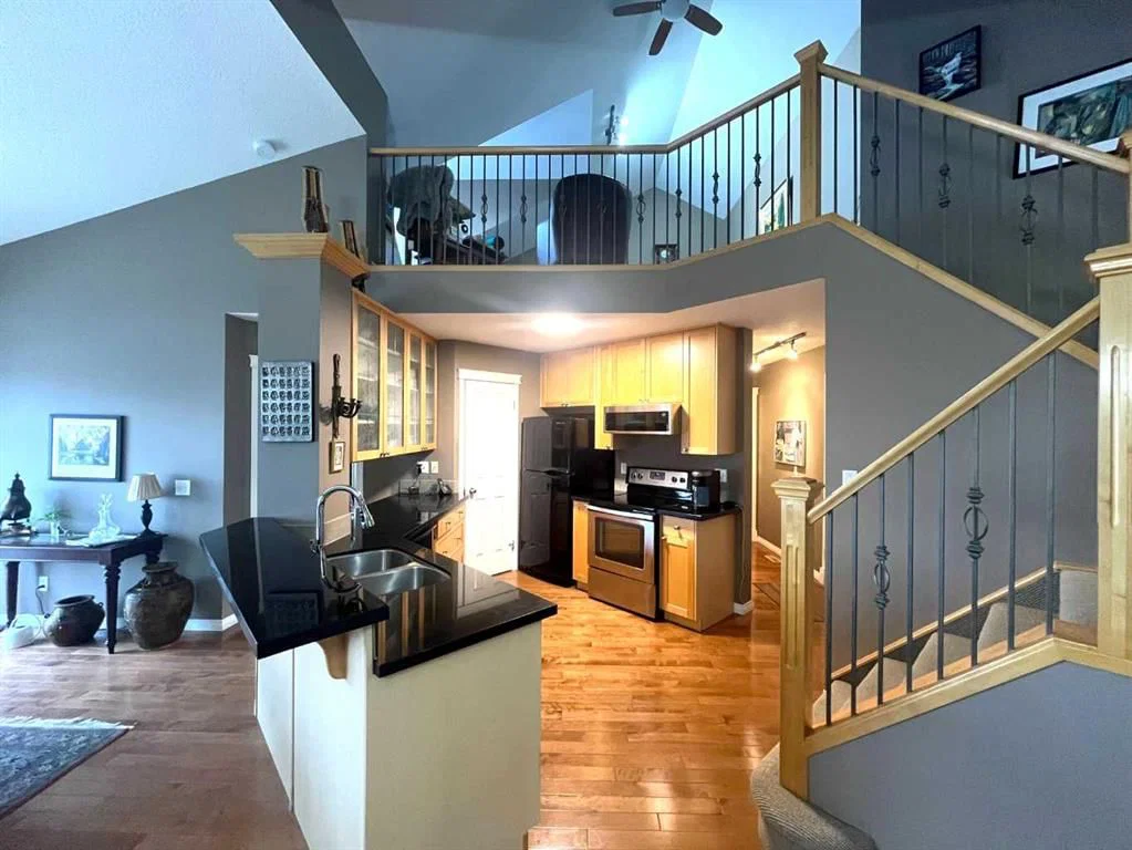 11 SPRINGBANK Terrace SW, Calgary — photo 5 of 25