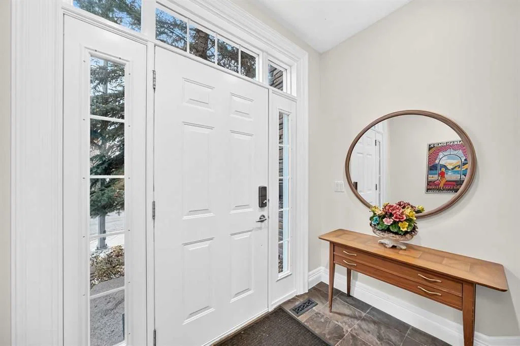 2141 15 Street SW, Calgary — photo 2 of 28