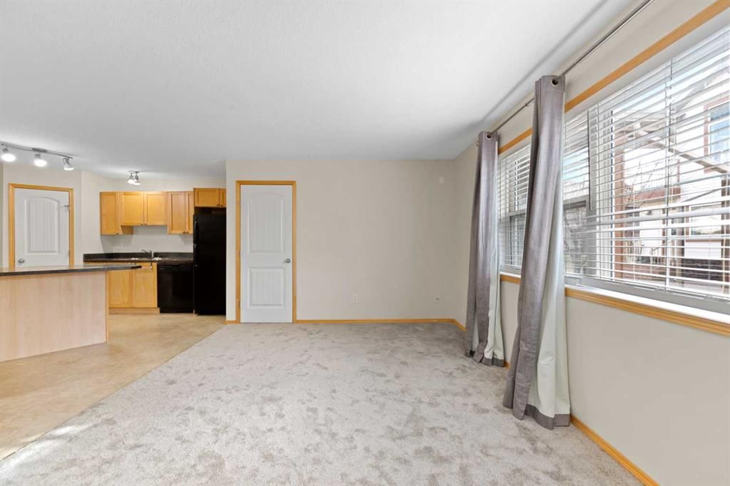 102, 70 Panatella Landing NW, Calgary — photo 5 of 25