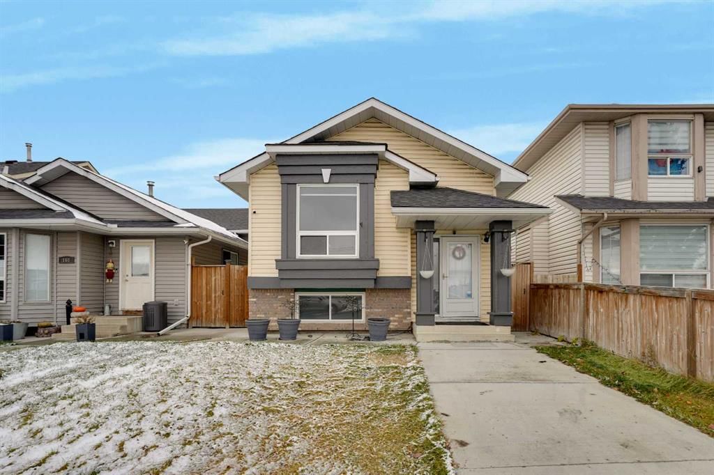 172 Martinwood Way NE, Calgary — main listing photo