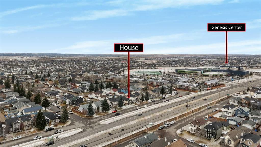 172 Martinwood Way NE, Calgary — photo 3 of 35