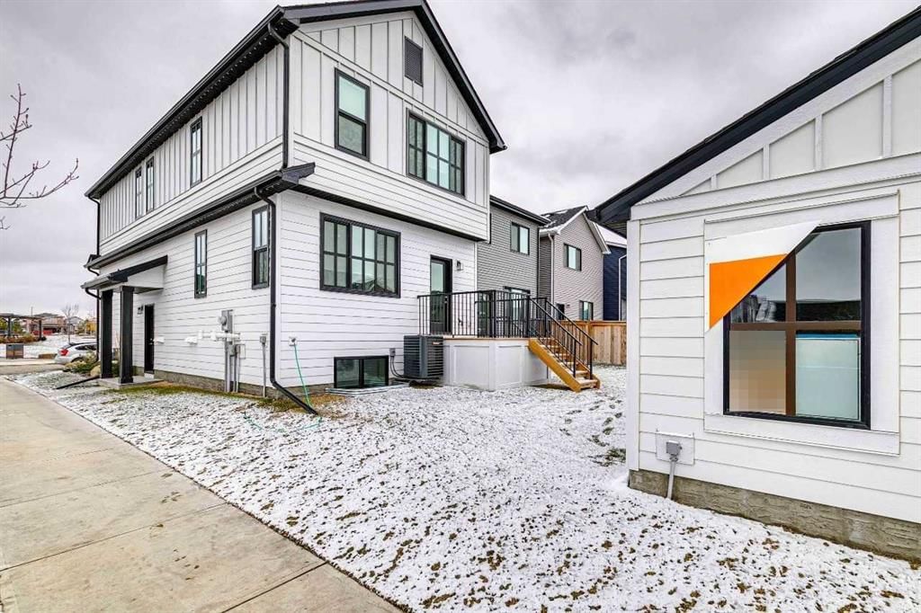 652 Buffaloberry Manor SE, Calgary — photo 4 of 44
